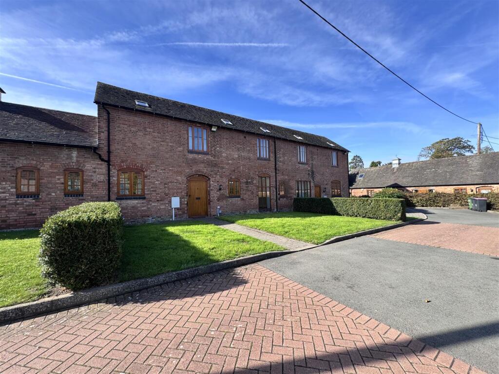 Main image of property: 5 The Courtyard, Caldecote