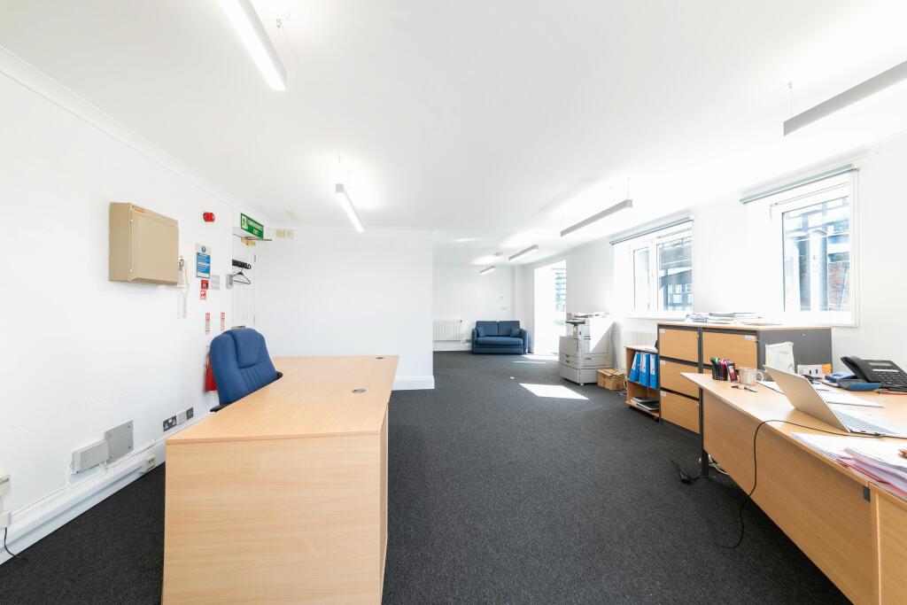 Suite 3, 17 Pepper Street -4.jpg