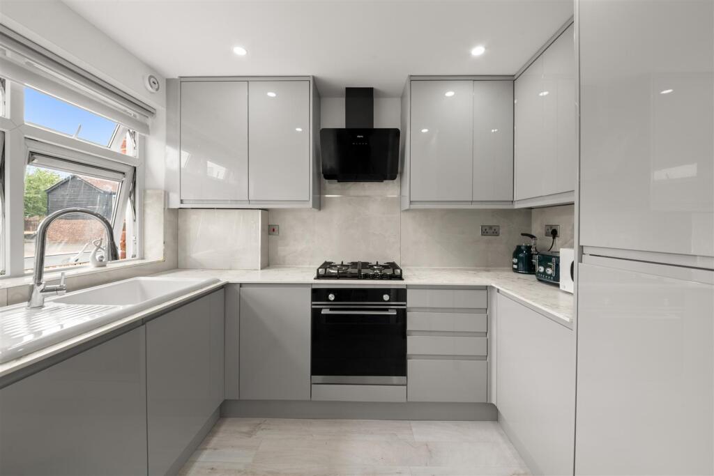House in Southall - View 4