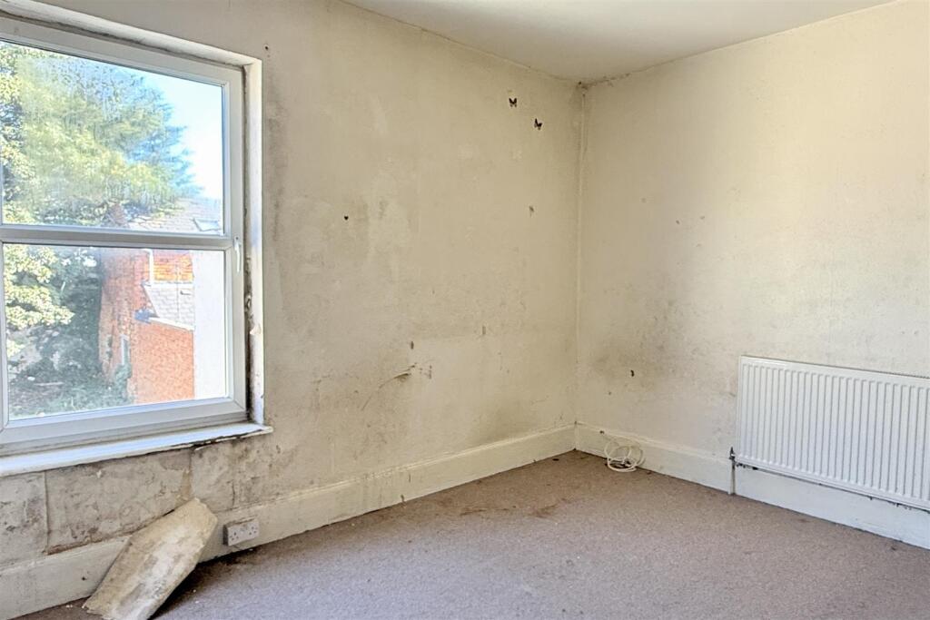 House in Gloucester - More