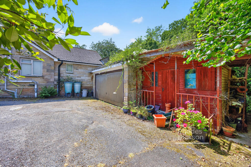 House in Seaview, Nettlestone - More