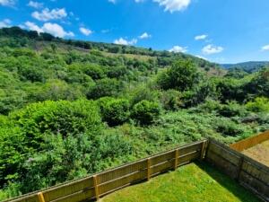 Valley Meadow Close, Pantside, Caerphilly County Borough photo 2
