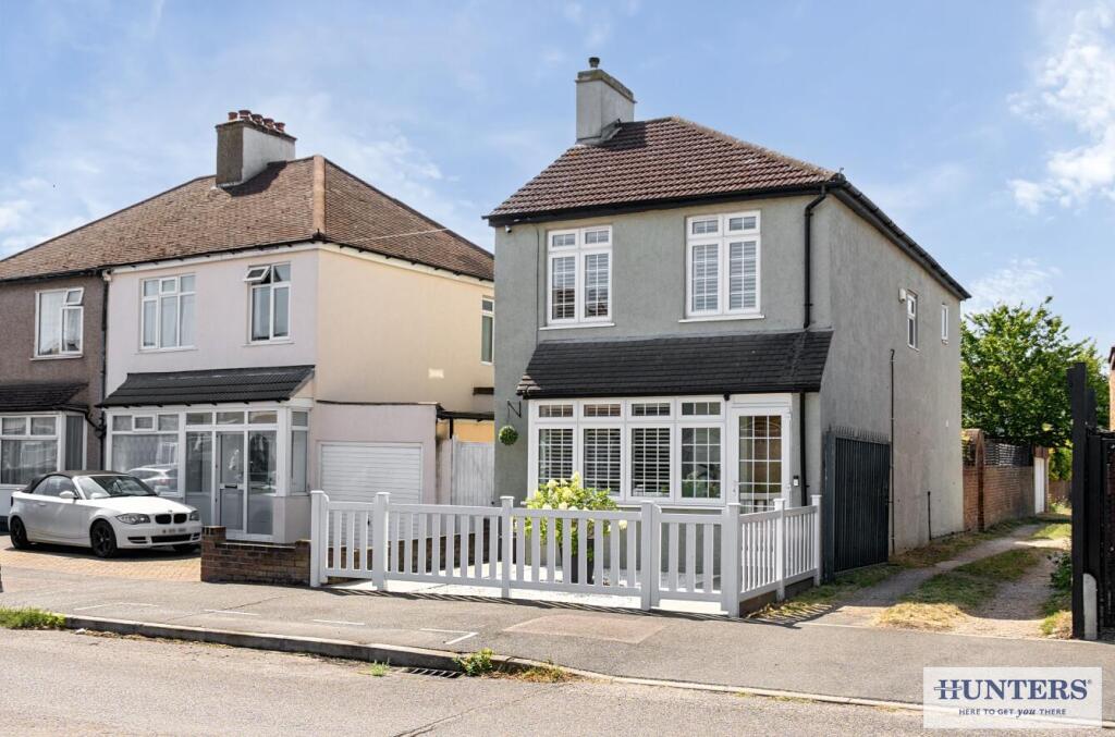 Main image of property: ** PRICE RANGE £550,000 - £580,000 **