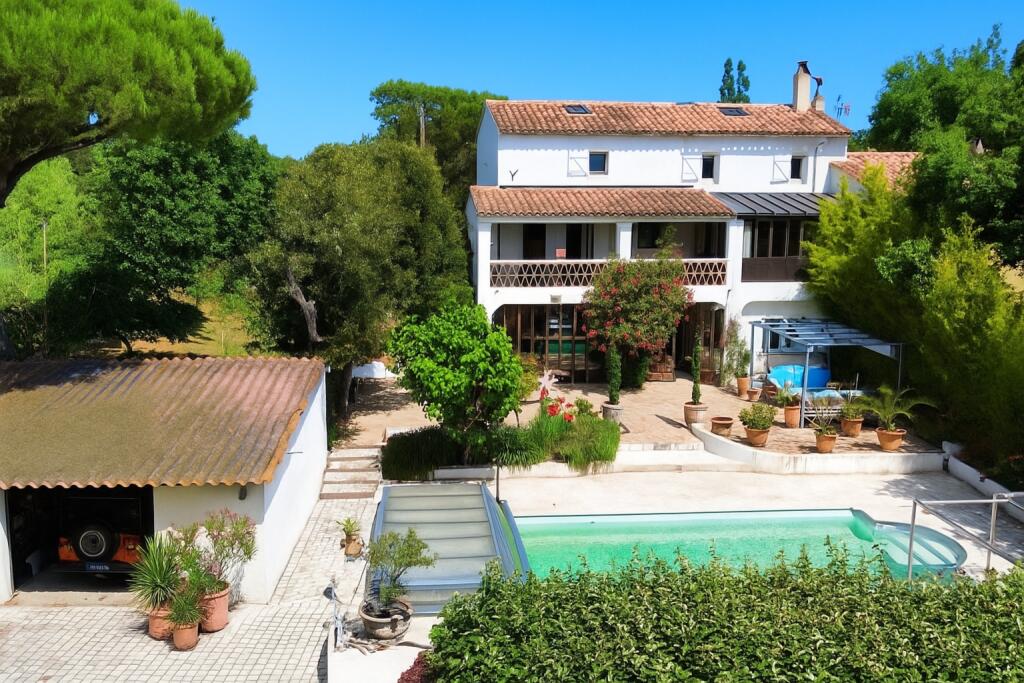 Main image of property: 83310 grimaud