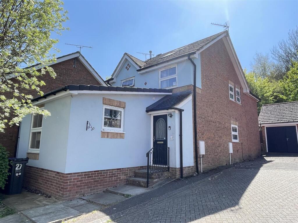 4-bed detached on The Oakbournes, Bishopdown Farm, £550,000