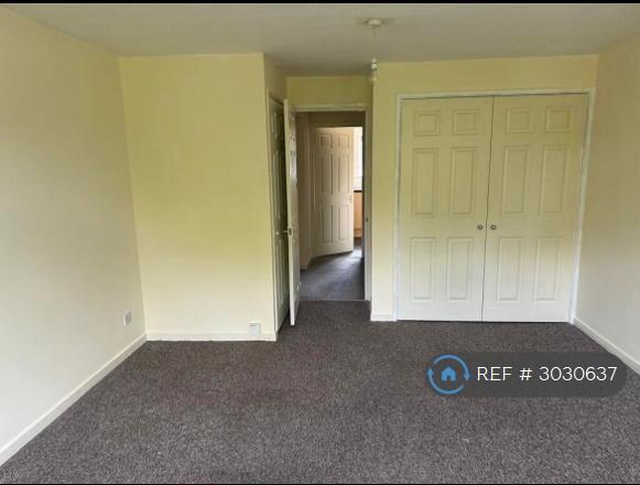 Apartment in Southall - View 3
