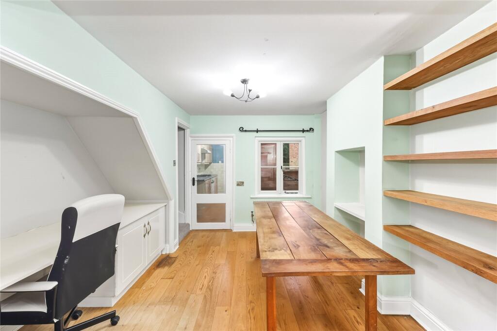 Duke Street, Aspley Guise, Bedfordshire, MK17 photo 3