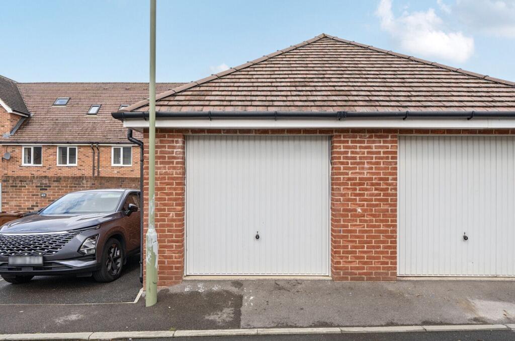 Fleece Close, Andover, SP11 6UQ photo 2