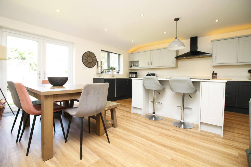 House in Thornton-Cleveleys, Blackpool - More