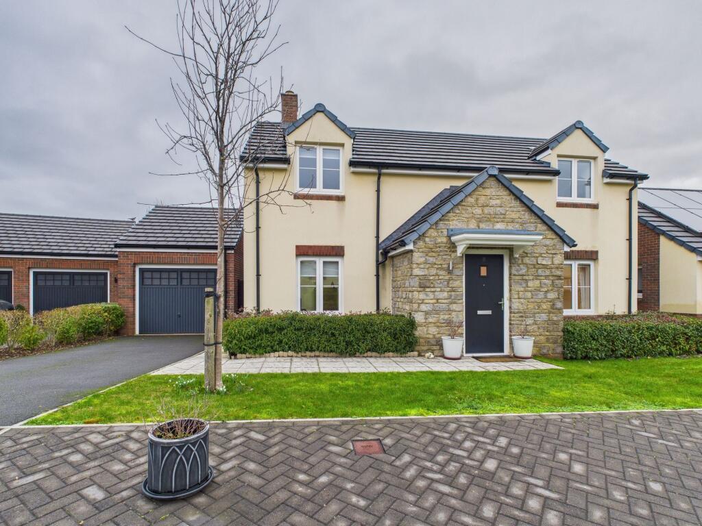 Main image of property: Maple Gardens, Govilon, NP7