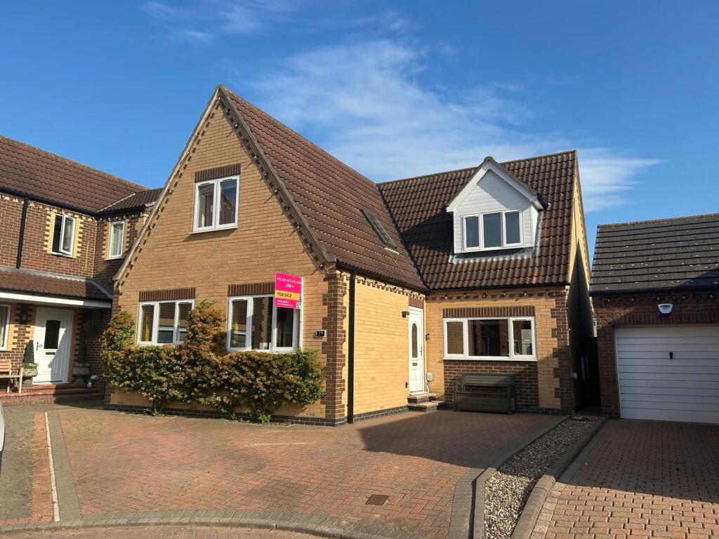 Main image of property: 19 St Michaels Drive, Hedon, Hull, East Yorkshire, HU12 8QG
