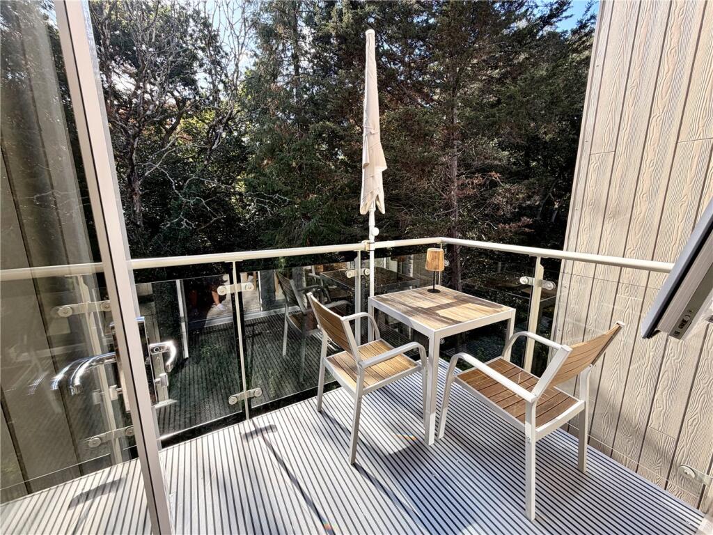 Apartment in Poole - View 4