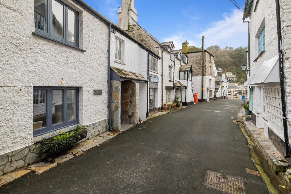 3-bed house on 7 Lansallos Street, Polperro, Looe, Cornwall, £400,000