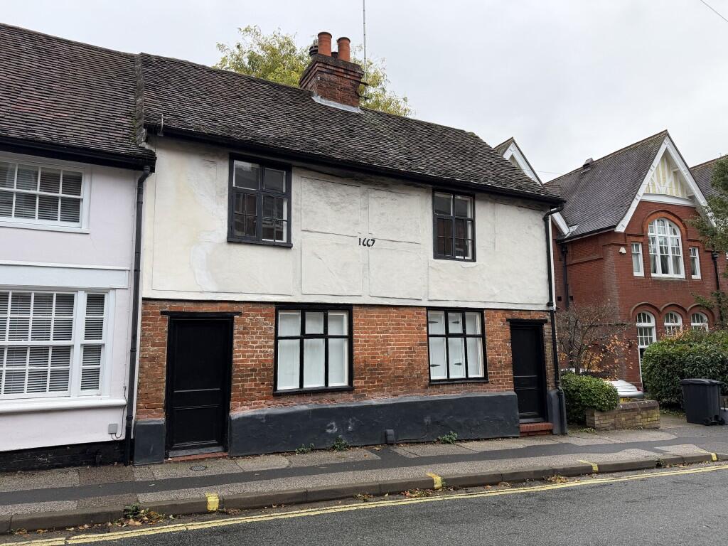 Main image of property: 40 Bolton Lane, Ipswich, Suffolk IP4 2BT