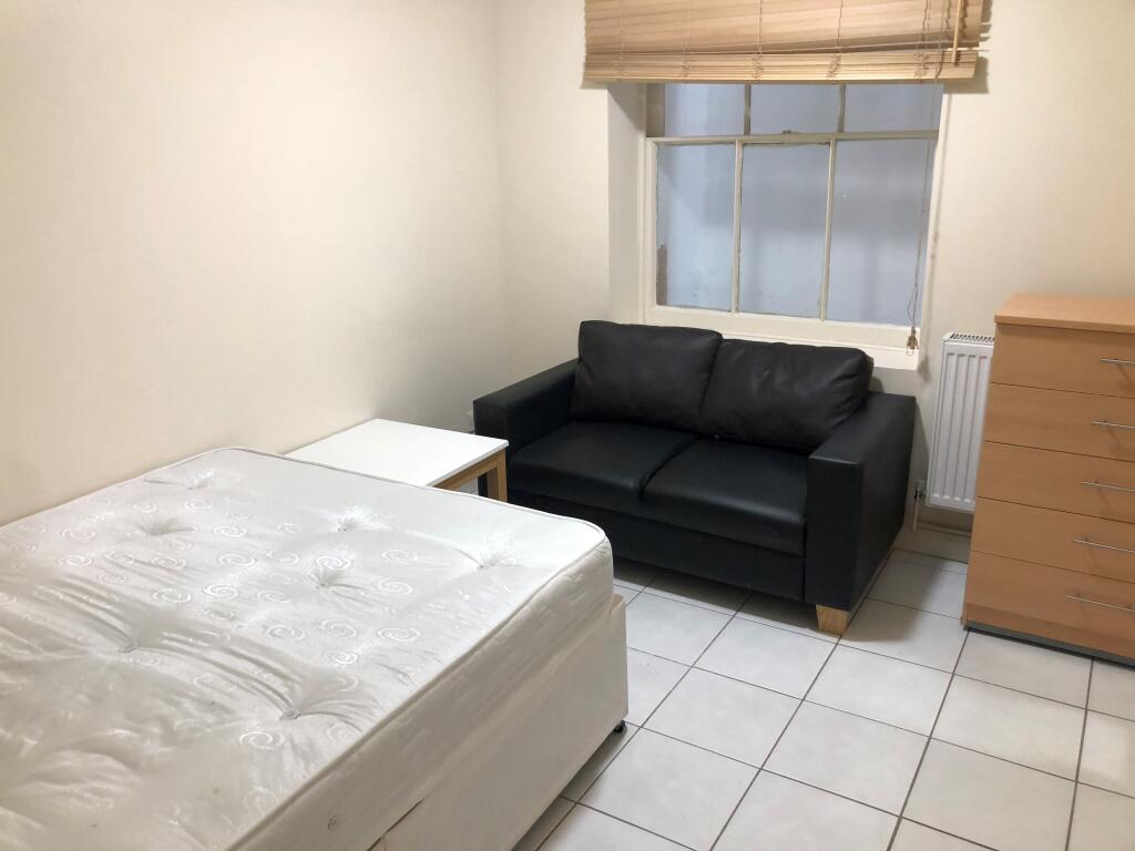 Apartment in London - More