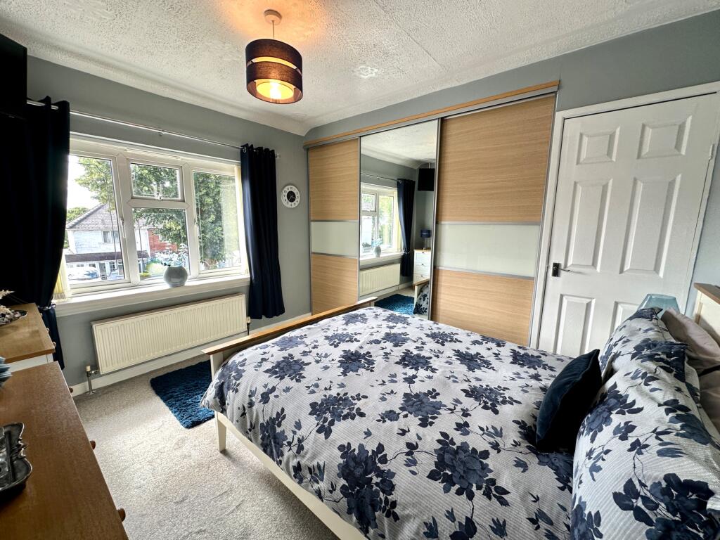 House in Sandwell, West Midlands - More