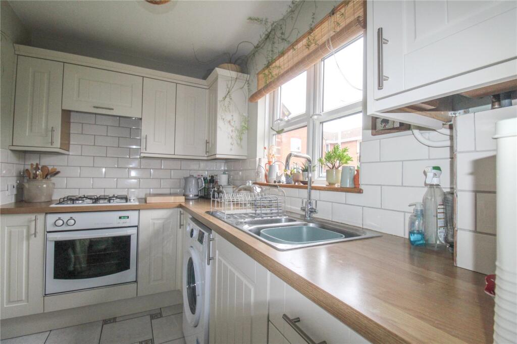Lockeridge Close, Trowbridge photo 4
