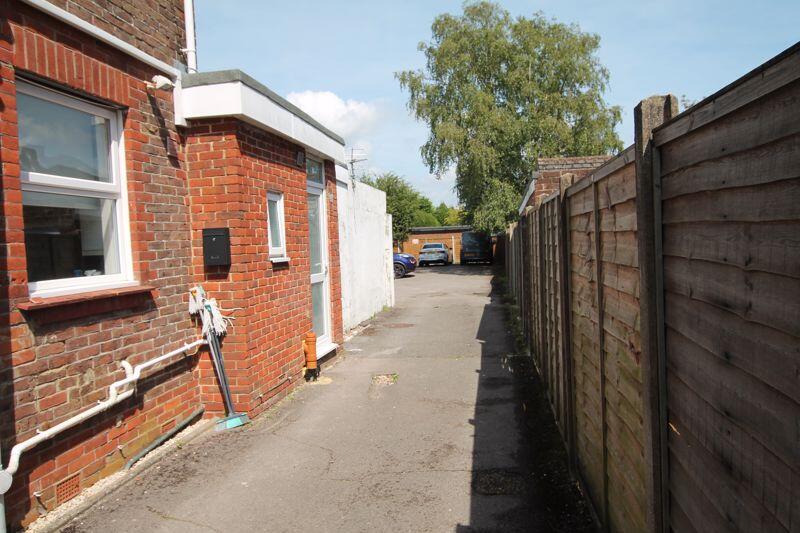 Apartment in Fareham, Hampshire - View 2