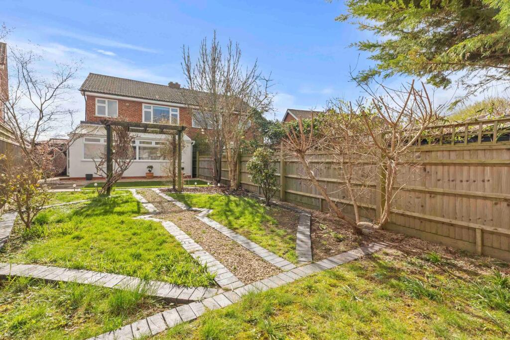 House in Princes Risborough, Buckinghamshire - View 2