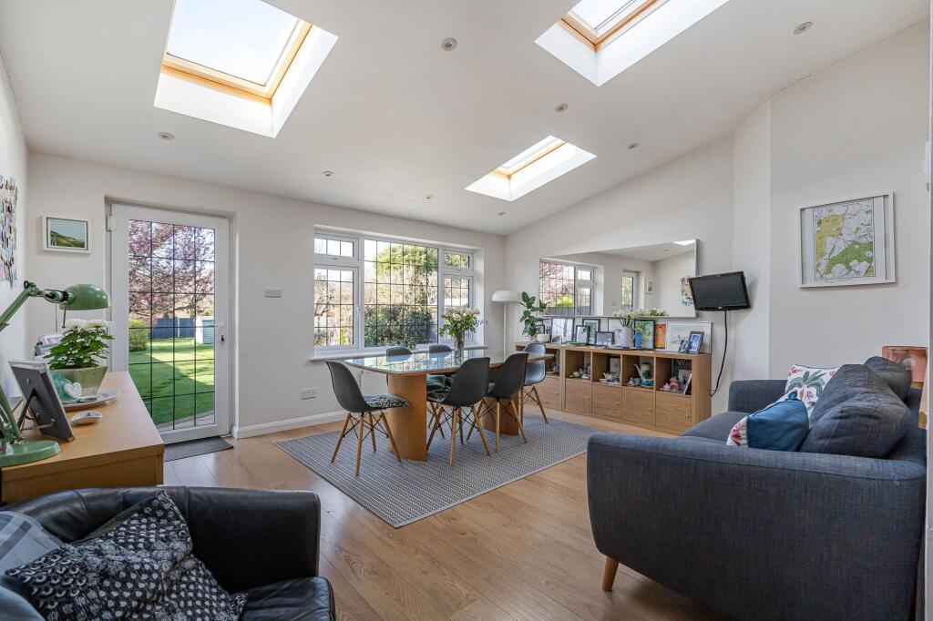Culverhay, Ashtead, KT21 photo 3