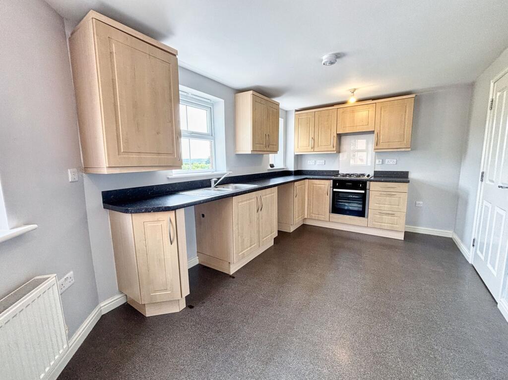 Longacres, Bridgend, CF31 - View 2