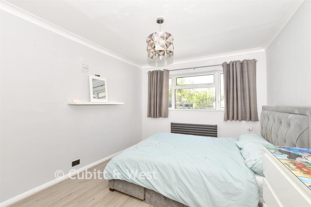 House in Redhill - More