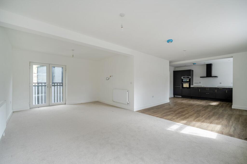 House in Chatham, Luton - View 5