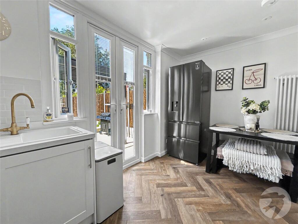 House in Sidcup, The Hollies, Blackfen - More