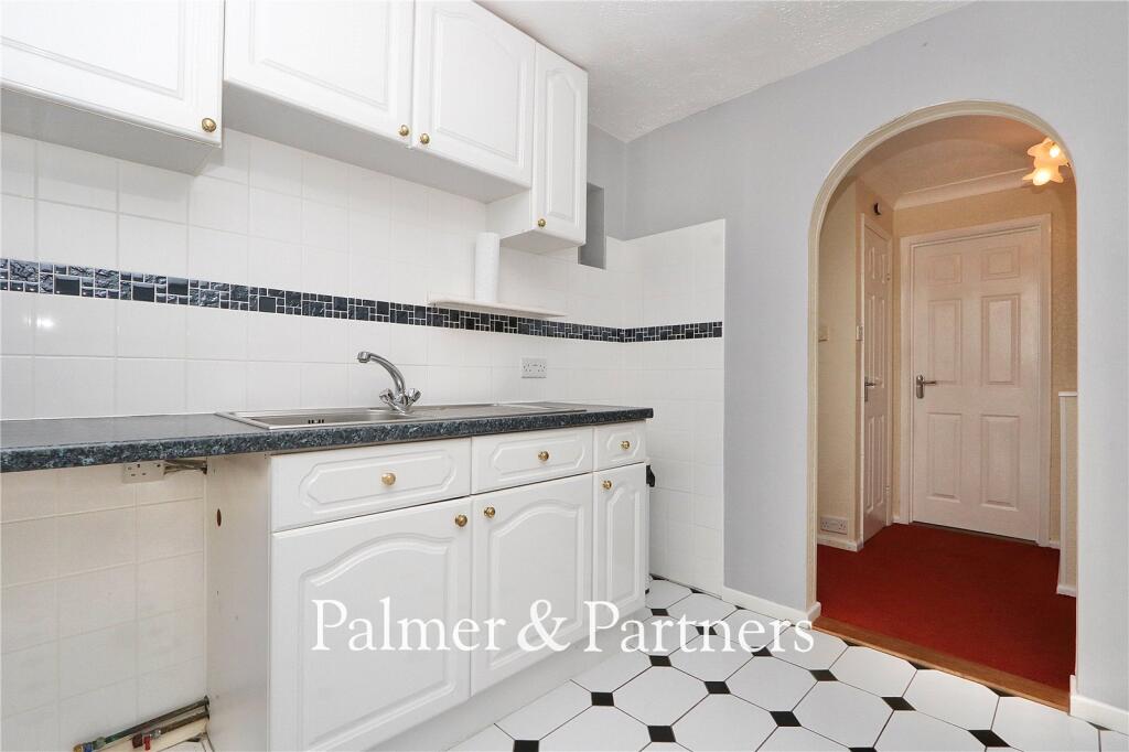 Apartment in Ipswich, Belstead Hills - View 5