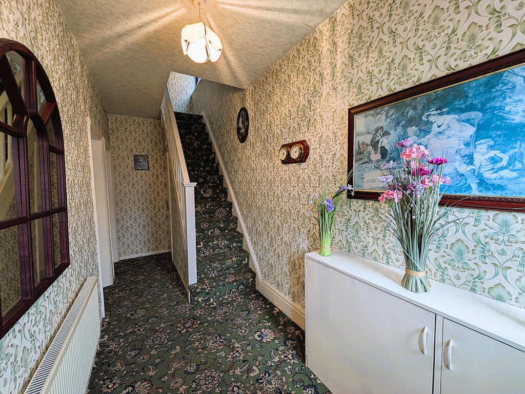 House in Oldham, Greater Manchester - View 4