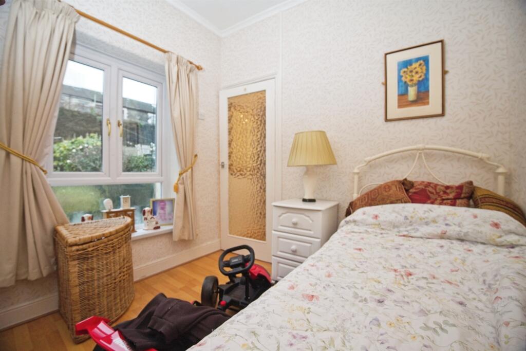 House in Cardiff, Ferndale - More