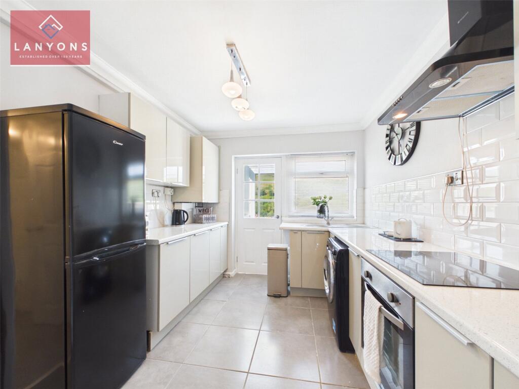 House in Cardiff, Pen-y-graig - View 4