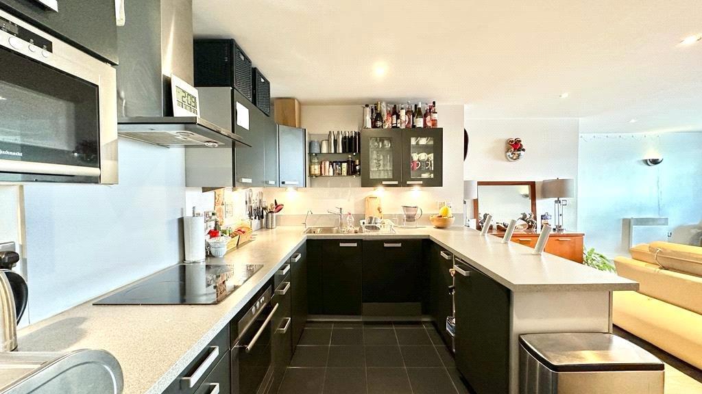 Apartment in London - More