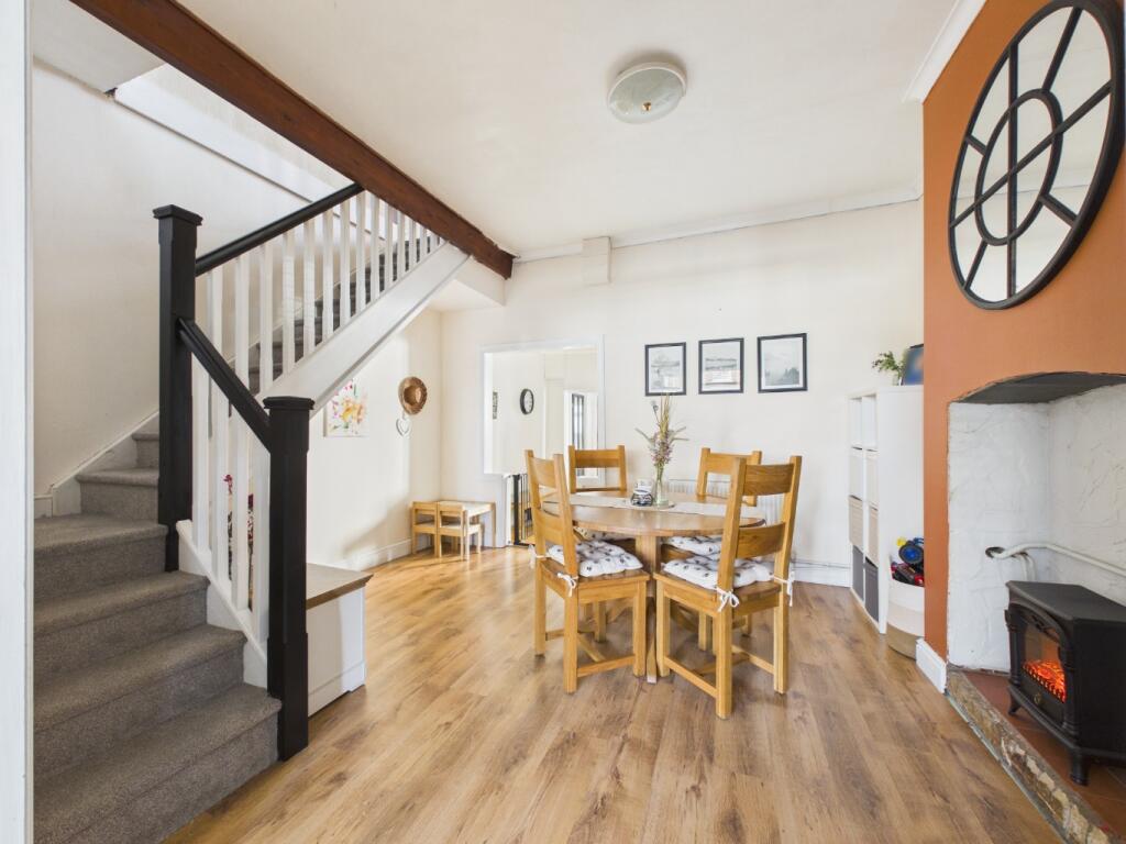 Main image of property: Rose Villas, Barrow Road, New Holland, DN19 7QW