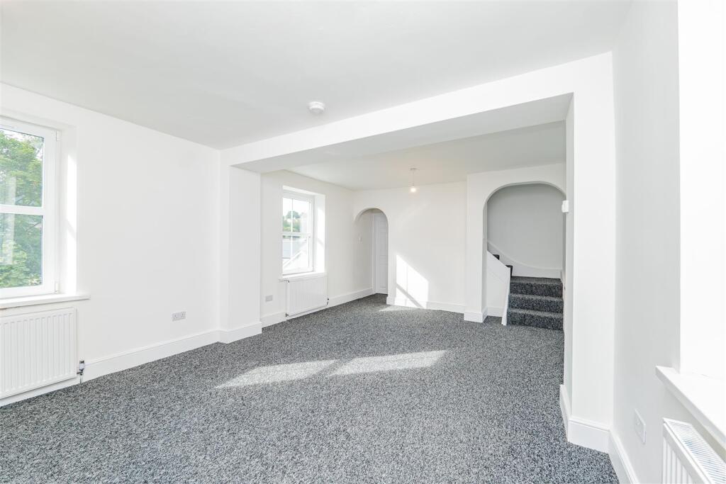 House in Newport - More