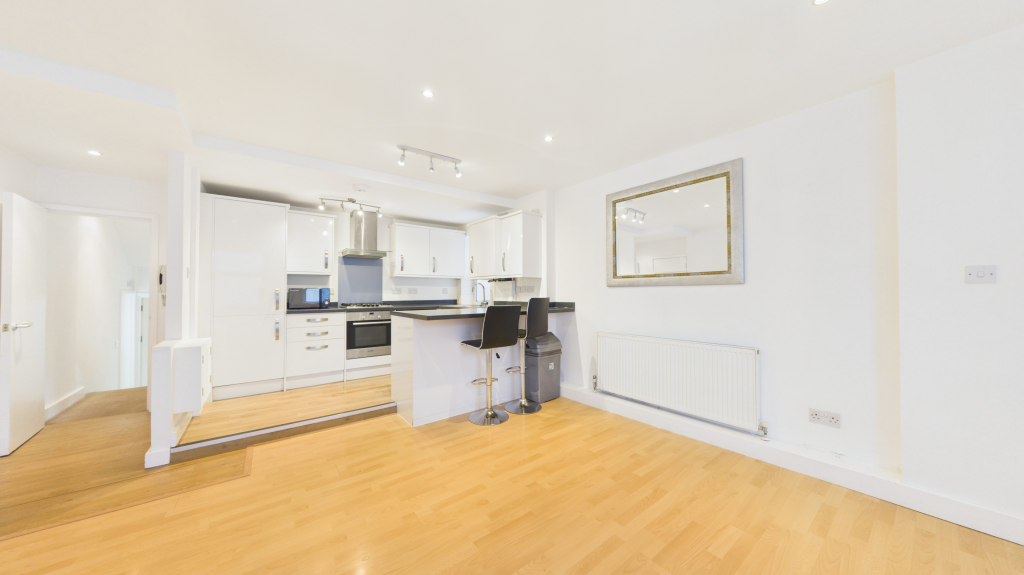 Main image of property: Earlsfield Road, London, SW18