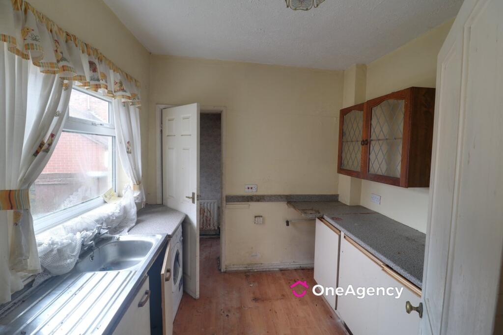North West Terrace, Smallthorne, Stoke-on-Trent, ST6 photo 4