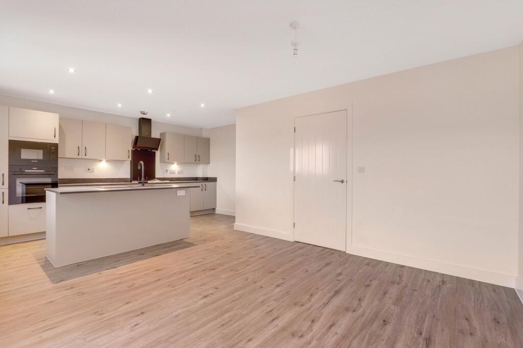 House in Ashfield, Beardall Fields, Hucknall - More