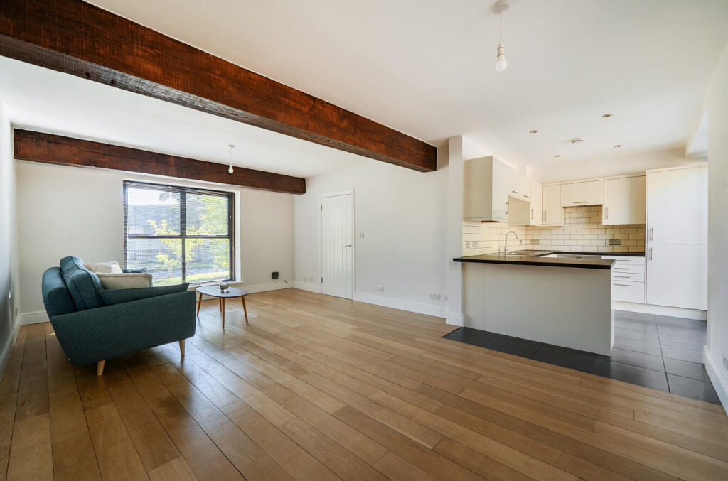 House in Worthing, West Sussex - View 4