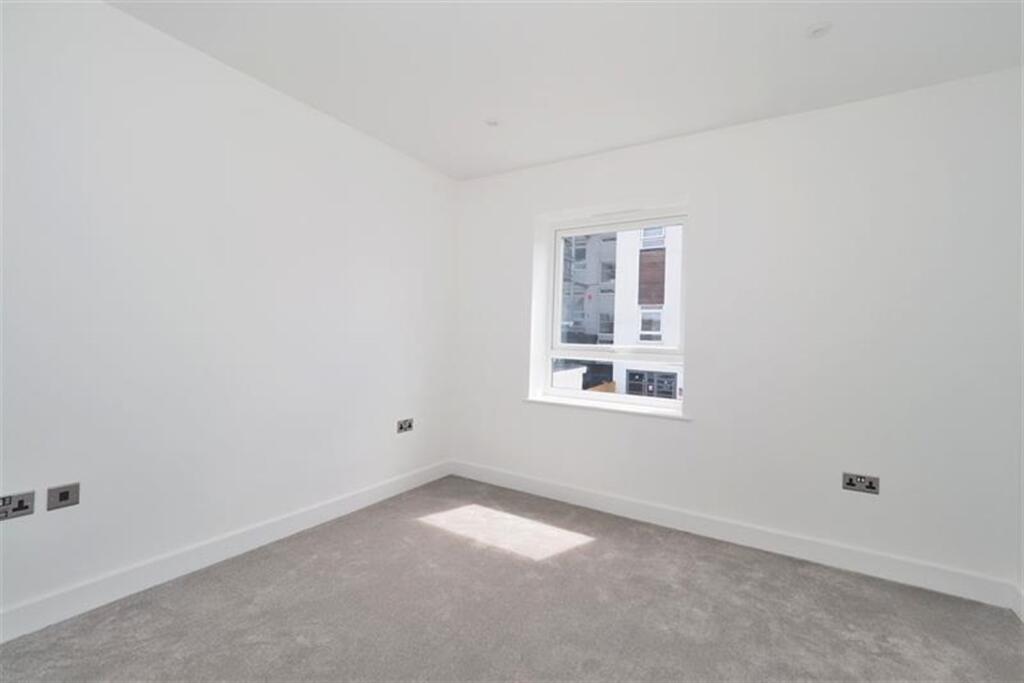 Apartment in Epping Forest, Loughton - View 5