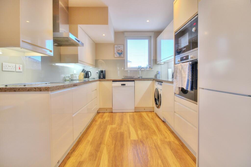 Bates Close, Milton Keynes, MK15 - More