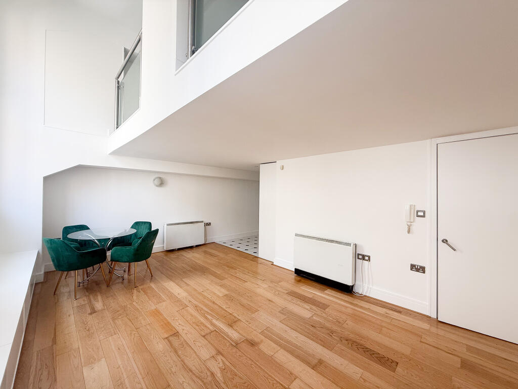 Apartment in Liverpool - More