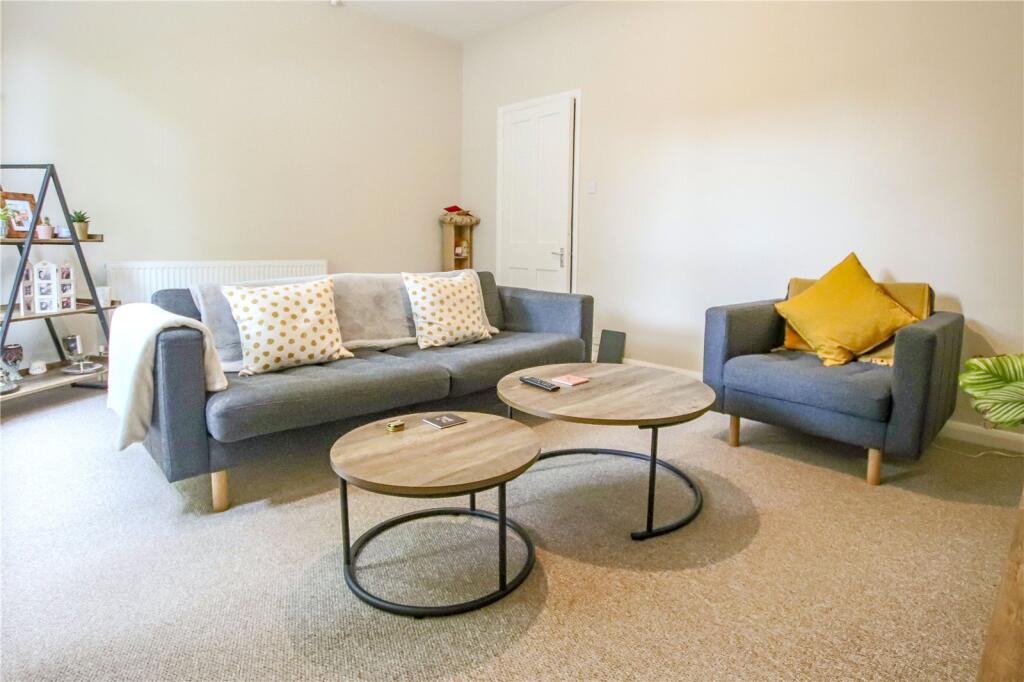 Apartment in Sunningdale, Windsor and Maidenhead - View 2