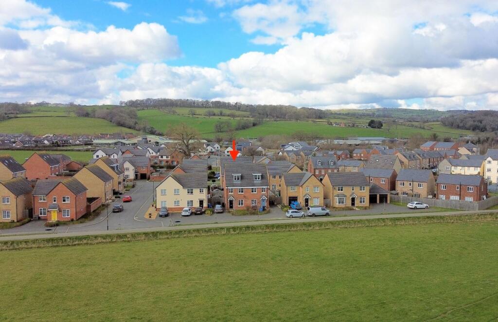 Stryd Yr Wylan, Ruthin, LL15 photo 2