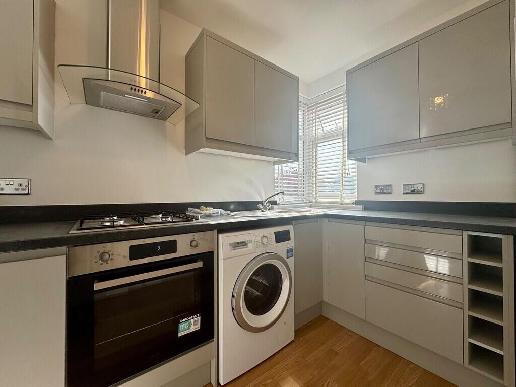 House in Harrow - View 4