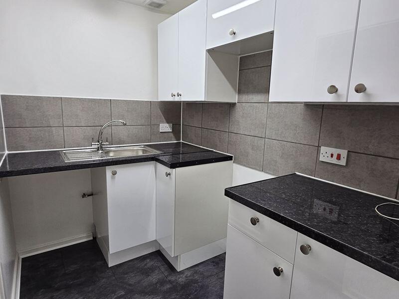 Apartment in Gloucester - View 5