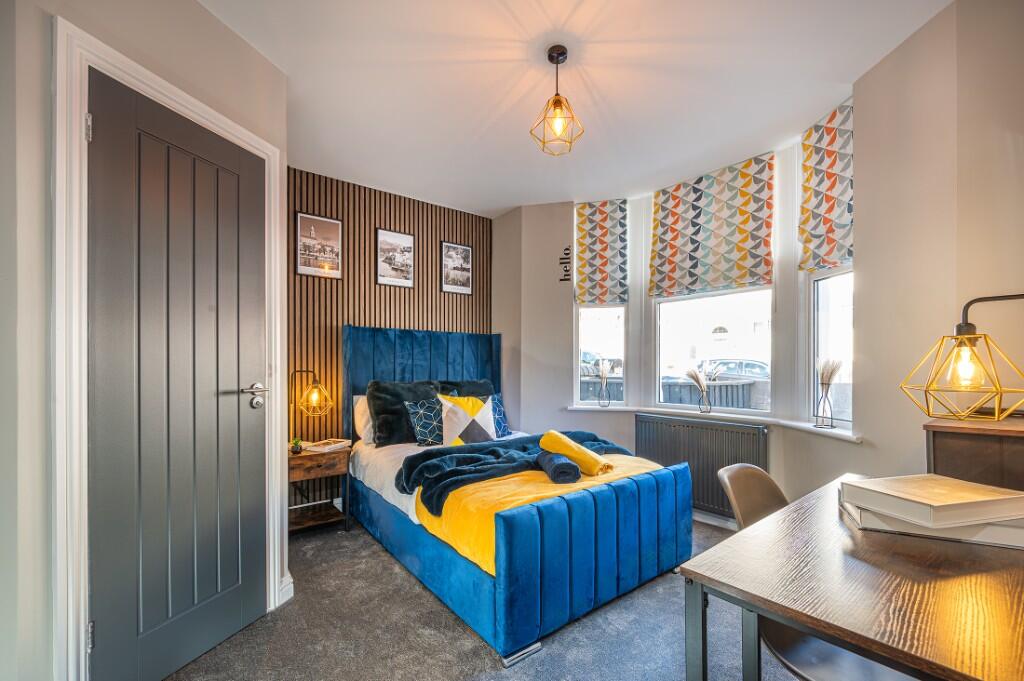 Main image of property: Room 1, 2 Newhall Street, Swindon, Wiltshire, SN1