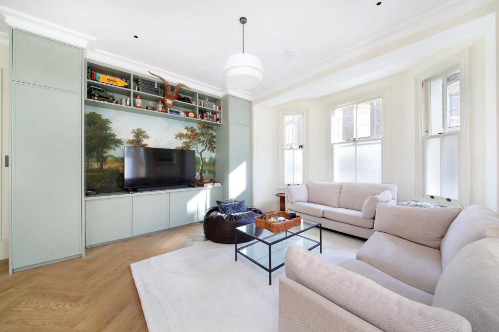 Apartment in London - View 2