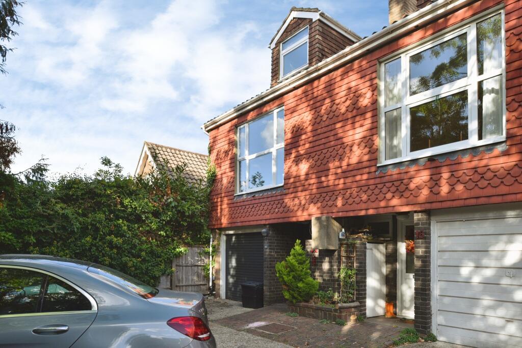 House in London - View 2