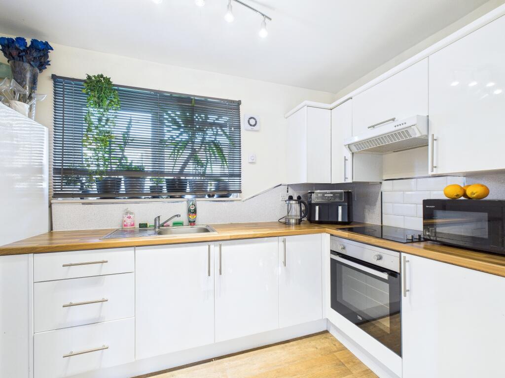 Benland, Bretton, Peterborough, PE3 8EE photo 2